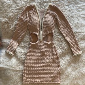 Pearl dress deep neck GORGEOUS